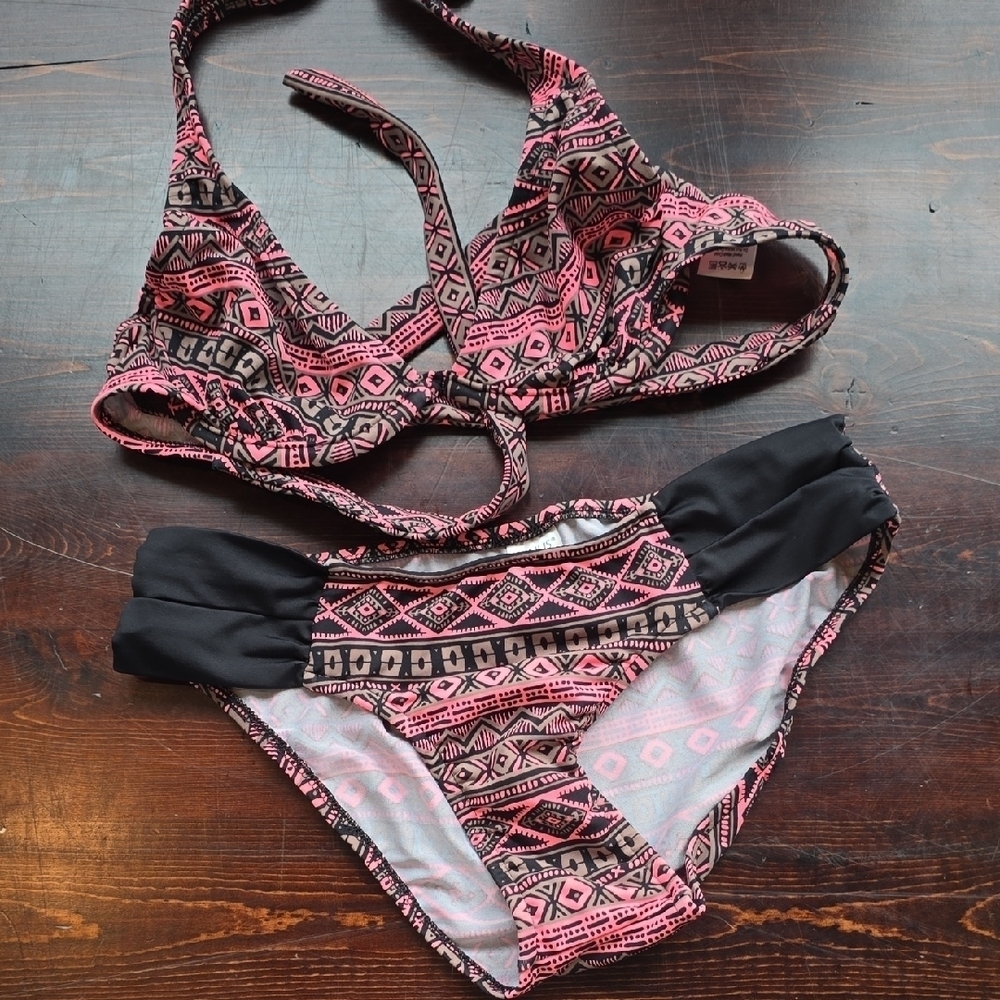 VENUS Tribal Neon Pink & Black Bikini Set - Top S (34B/36A) & Bottom 4